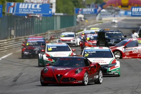 Safety Car Einsatz nach dem Startunfall
