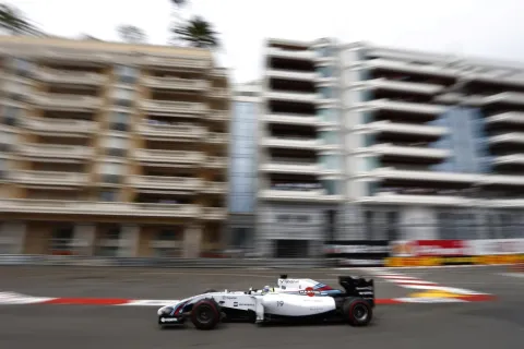 Massa in den Straßenschluchten von Monte Carlo