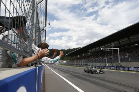 Zum Schluss jubelte Mercedes: Rosberg siegt vor Hamilton