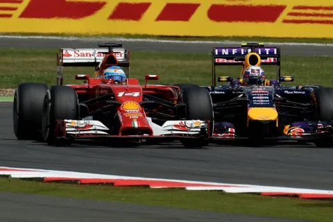 Kampf und die Plätze: Fernando Alonso und Daniel Ricciardo