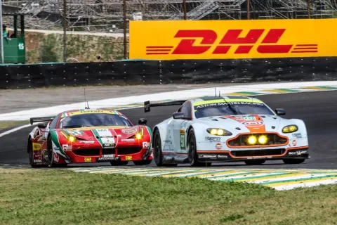 GT Kampf: Aston Martin gegen Ferrari
