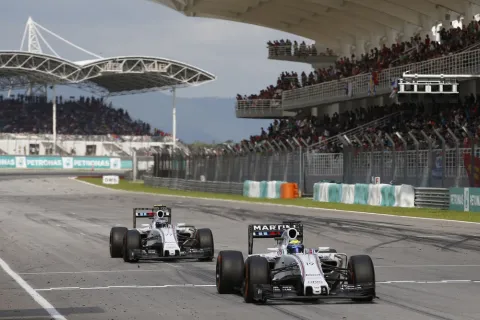 Die Teamkollegen Massa und Bottas kämpfen um Platz 5