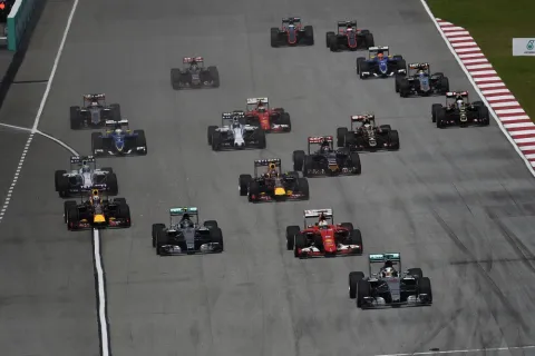 Beim Start lag Lewis Hamilton in Führung