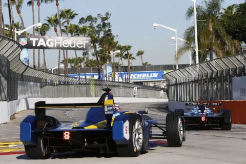 Sebastian Buemi verfolgt Nick Heidfeld