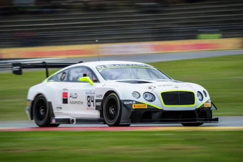 Neu dabei: Zwei Bentley Continental GT von HTP Motorsport