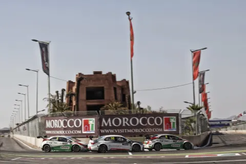 Yvan Muller im Honda-Sandwich