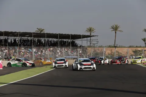 Startcrash in Rennen 2
