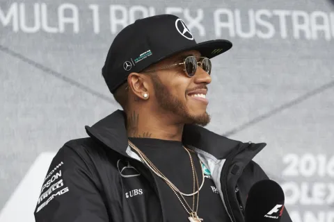 Stark wie im Vorjahr? Lewis Hamilton erfährt die erste Pole Position des Jahres 2016