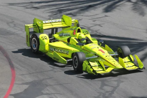 Der amtierende Champion Simon Pagenaud fährt auf Platz 5