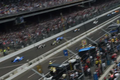 Indy500: Kampf um die führenden Positionen