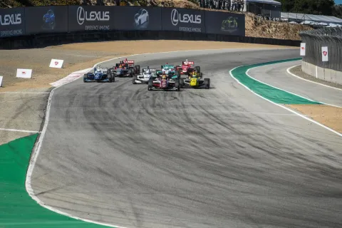 Start zu Rennen 1 in Laguna Seca