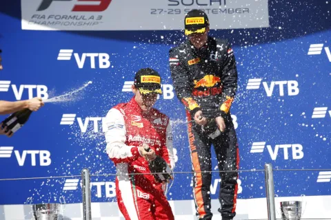 FIA Formel 3 2019: Sochi – Foto 11