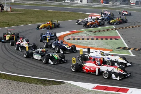 Start zu Rennen 1 der neuen Formel 3 Europameisterschaft
