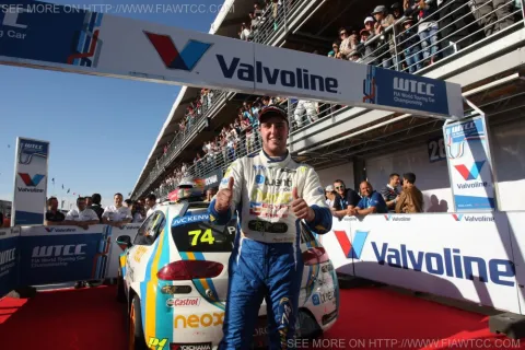 Pepe Oriola gewinnt Rennen 2 - und ist damit jüngster WTCC-Sieger
