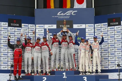 Das Podium der LMP 1 Klasse: Doppelsieg von Audi
