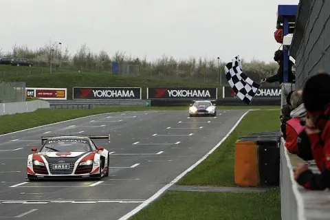 Erster Sieger der Saison: Rene Rast und Christopher Mies
