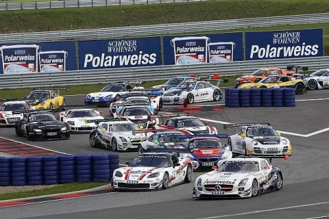 Start zu Rennen 2 - gleich kracht es