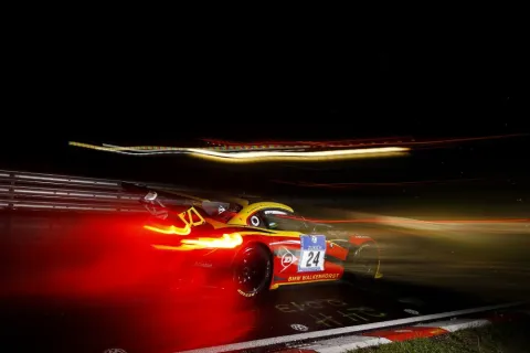 Der Walkenhorst BMW Z4 rast durch die Nacht