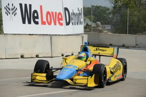 Wir lieben Detroit: Mike Conway auf dem Weg zum Sieg in Rennen 1