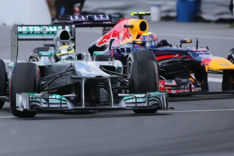 Kampf zwischen Mark Webber und Nico Rosberg: Sie kamen auf Platz 4 und 5