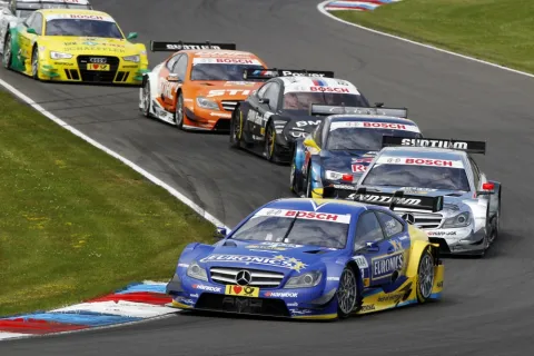 Gary Paffett übernimmt am Start die Führung