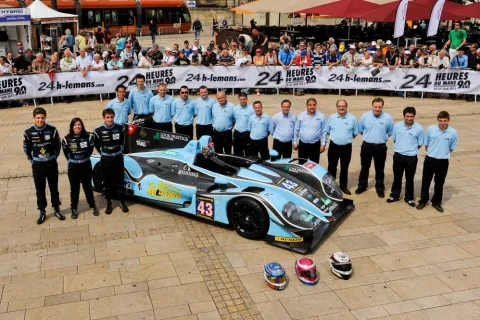 Gruppenbild mit Dame: Morand Racing