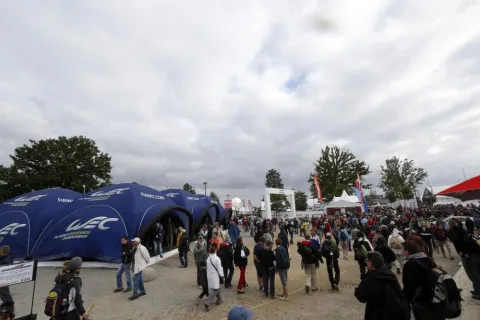 Im Inneren der Rennstrecke von Le Mans
