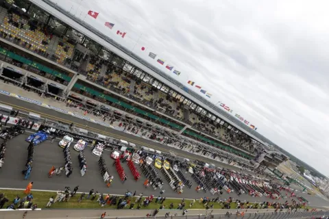 Aufstellen zum traditionellen Le Mans Start