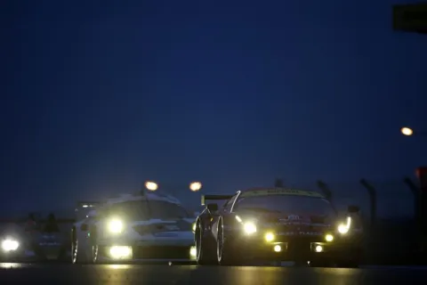Le Mans in der Nacht