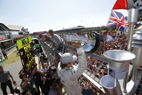 Nico Rosberg gewinnt den Silverstone Grand Prix