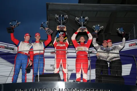 Das Podium der GT Klasse: Sieg für Jeff Segal und Max Papis