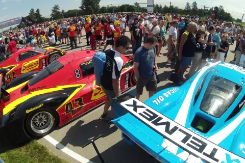 Der "Fan-Walk" vor dem Start des Rennens in Indianapolis