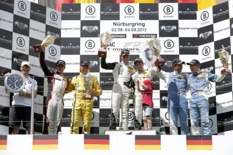 Das Podium von Rennen 2