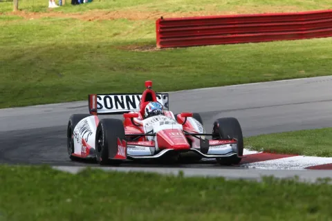 Solides Debüt: James Davison kommt auf Platz 15