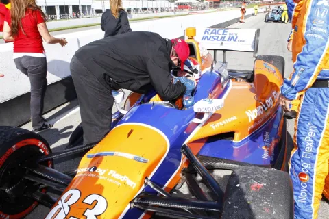 Umjubelter erster IndyCar Sieg: Charlie Kimball