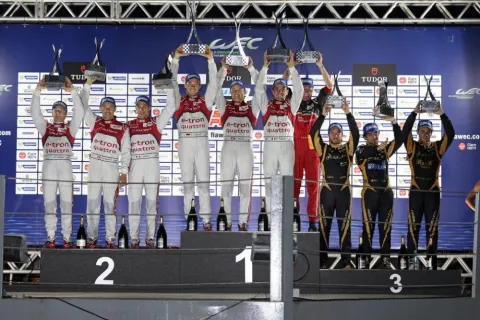 Das Podium der LMP1 Klasse: Sieg für Lotterer, Fässler, Treluyer