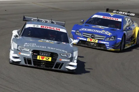 Kampf im Mittelfeld: Gary Paffett und Filipe Albuquerque