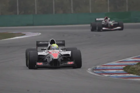 Kimiya Sato gewinnt Rennen 2 am Sonntag
