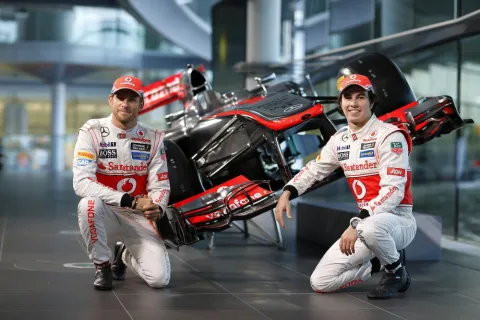 Sie wollen um den Titel 2013 fahren: Jenson Button und Sergio Perez Mendoza