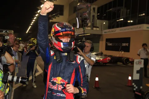 Sieg und Titel: Daniil Kvyat