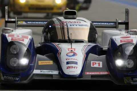 Der Toyota mit Davidson/Buemi/Sarrazin führte bis zum Aufhängungsbruch