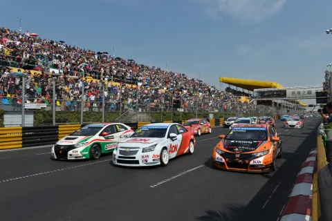 Start zu Rennen 2 - es wird eng