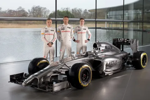 Gruppenbild mit Jenson Button, Kevin Magnussen und Stoffel Vandoorne