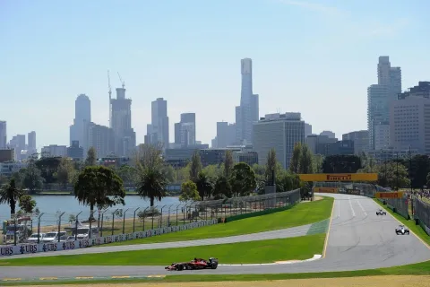 Albert Park mit Skyline von Melbourne
