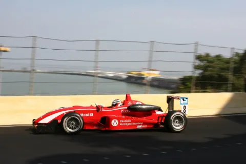 #8 Nicolas Hülkenberg – ASM – Dallara F305 - AMG Mercedes