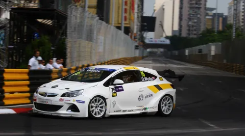#76 Dan Wells – Campos Racing – Opel Astra OPC TCR – Internationale TCR Serie 2015