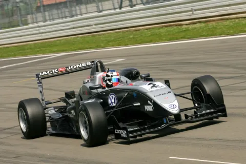 #2 Kevin Magnussen – Carlin Motorsport – Dallara F308 - Volkswagen – Britische Formel 3 Meisterschaft 2011