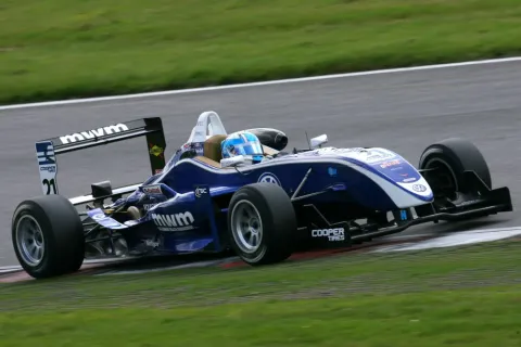#21 Rupert Svendsen-Cook – Carlin Motorsport – Dallara F308 - Volkswagen – Britische Formel 3 Meisterschaft 2011