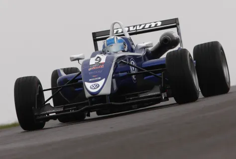 #9 Rupert Svendsen-Cook – Carlin Motorsport – Dallara F308 - Volkswagen – Formel 3 Masters 2011