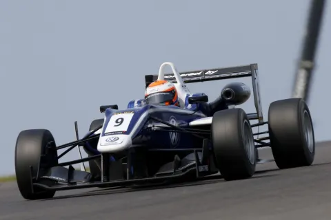 #9 Harry Tincknell – Carlin Motorsport – Dallara F312 - Volkswagen – Formel 3 Masters 2013
